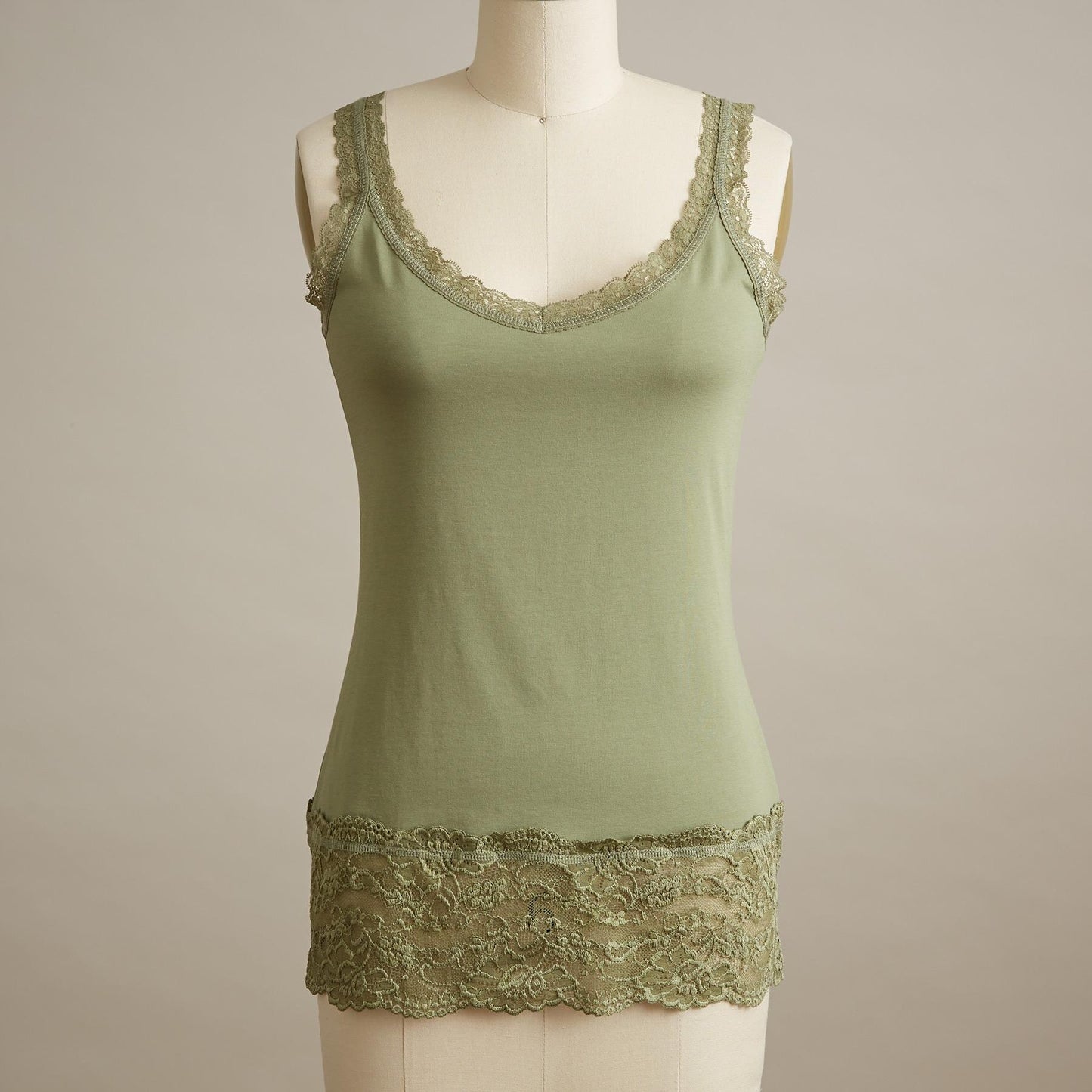 Elan Tank, Petite