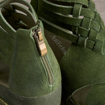 Rowena Wedges