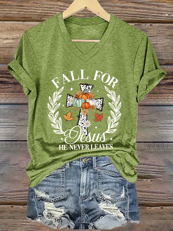 Women's Fall For Jesus He Never Leaves  Print T-Shirt